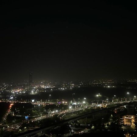 Countryside Luxury Suites - Supernova Noida New Delhi Exterior foto