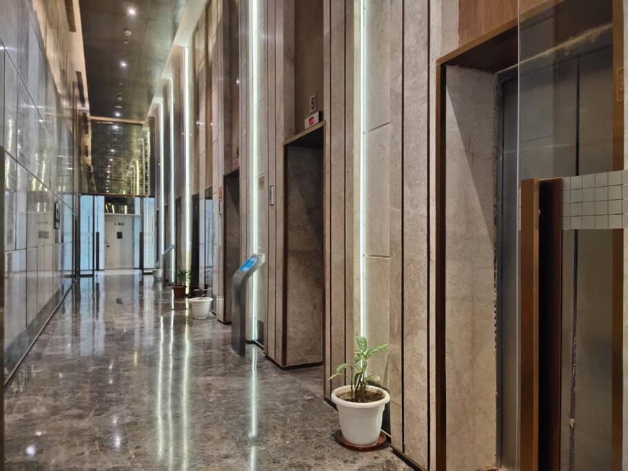 Countryside Luxury Suites - Supernova Noida New Delhi Exterior foto