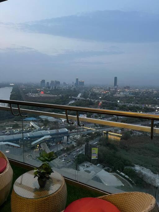 Countryside Luxury Suites - Supernova Noida New Delhi Exterior foto