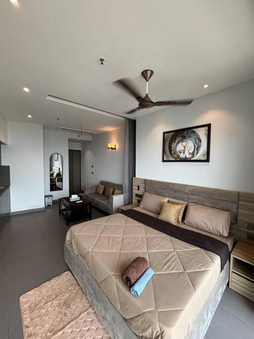Countryside Luxury Suites - Supernova Noida New Delhi Exterior foto
