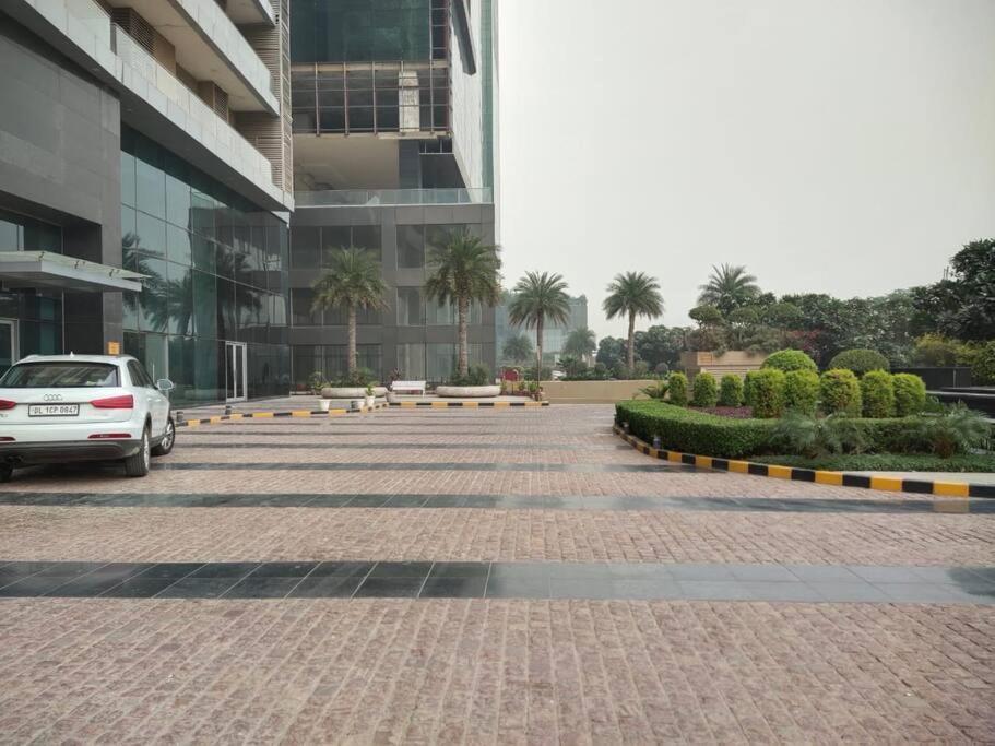 Countryside Luxury Suites - Supernova Noida New Delhi Exterior foto