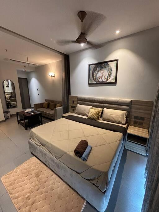 Countryside Luxury Suites - Supernova Noida New Delhi Exterior foto